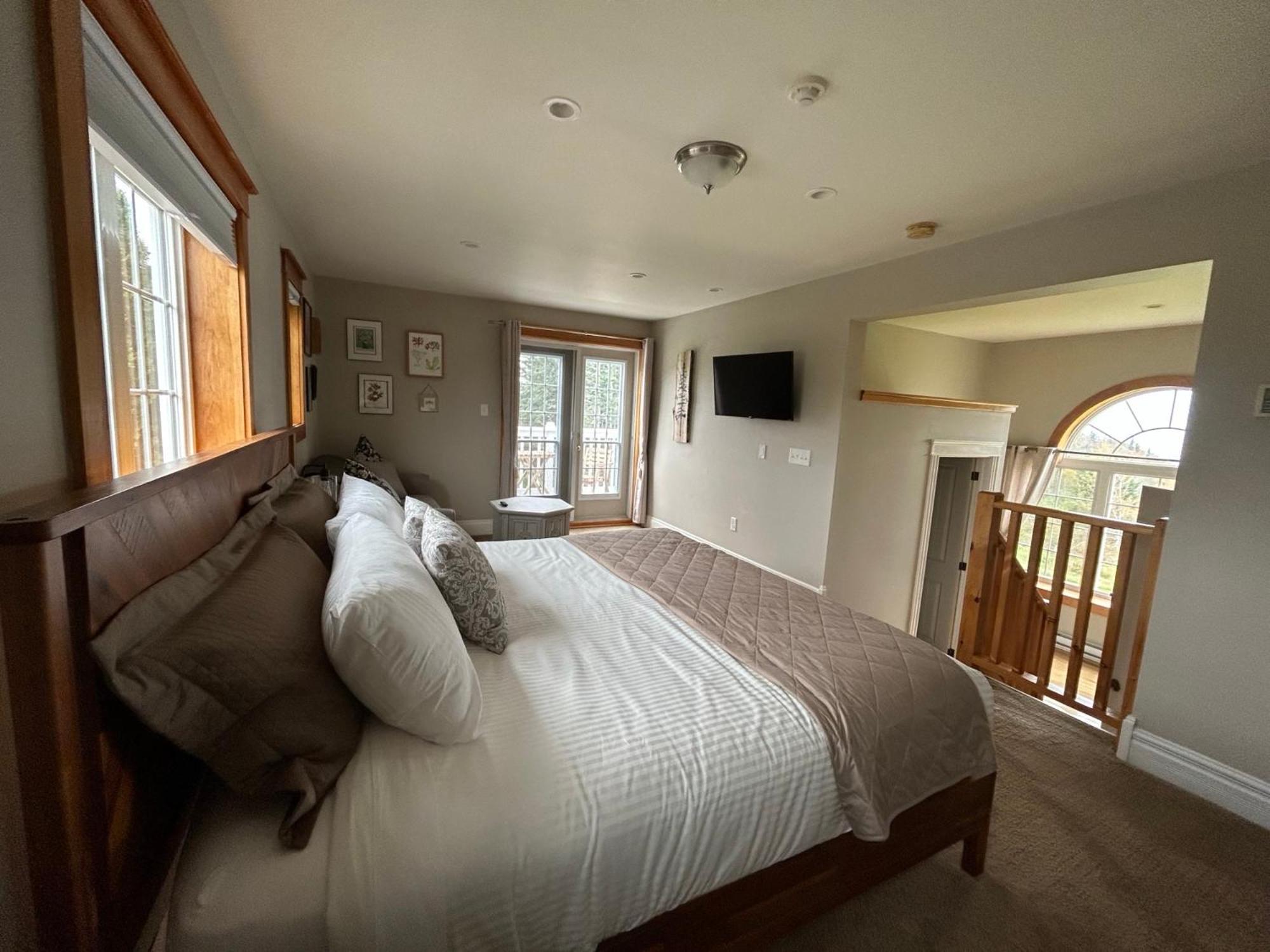Tides Inn Guest Suites Halls Harbour Exterior photo